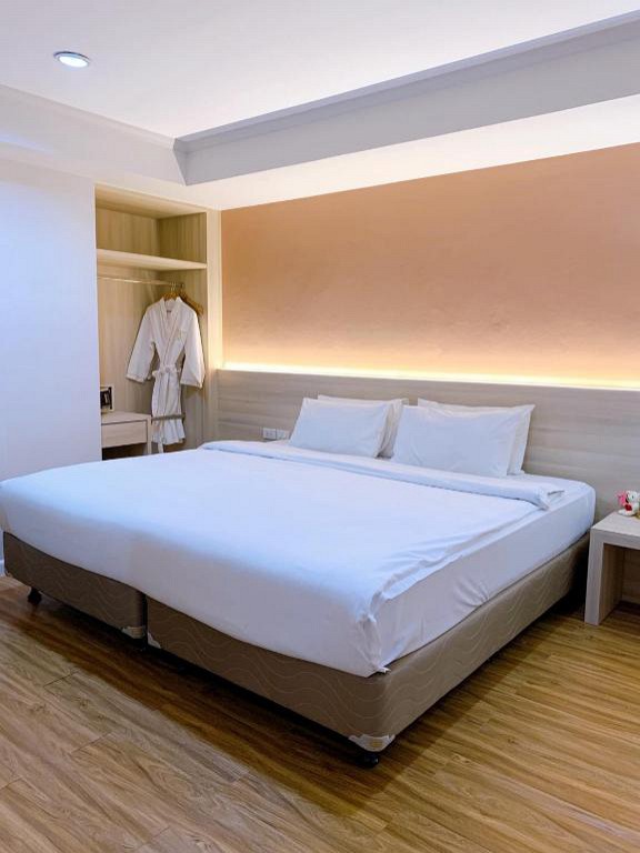 Miloft Sathorn Hotel